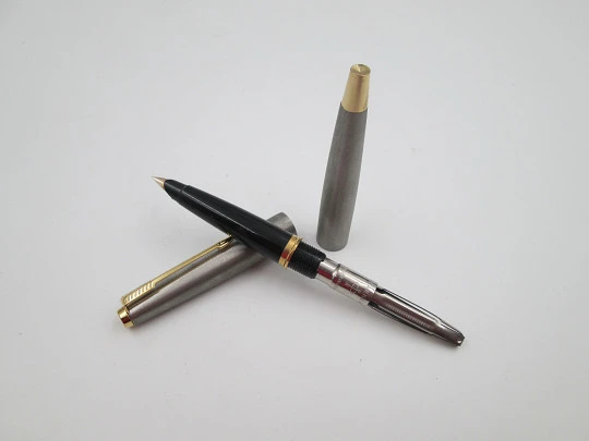 Parker 45 Flighter fountain pen and ballpoint set. Stainless steel & gold plated details. Box