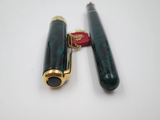 Parker Sonnet Premier. Green black lacquer & gold plated details. 14k nib. France. 1988