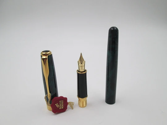 Parker Sonnet Premier. Green black lacquer & gold plated details. 14k nib. France. 1988