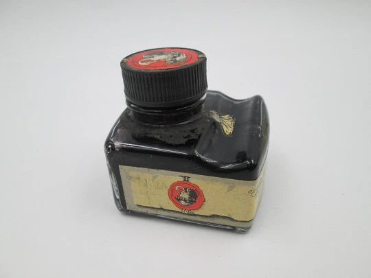 Pelikan Nº 70 square inkwell. Cut crystal and black screw resin lid. Germany. 1980's