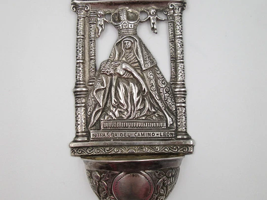 Pila benditera pórtico calado Virgen del Camino (León). Plata de ley. España. 1950