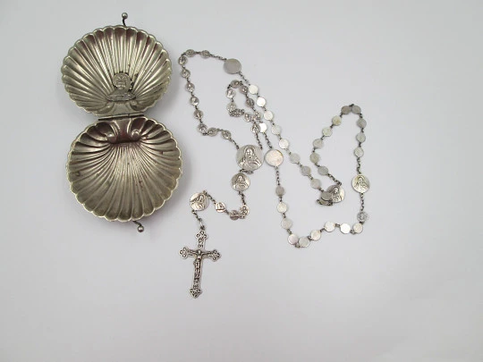 Pilgrim's shell travel metal box with sterling silver medals rosary. Spain. 1980's