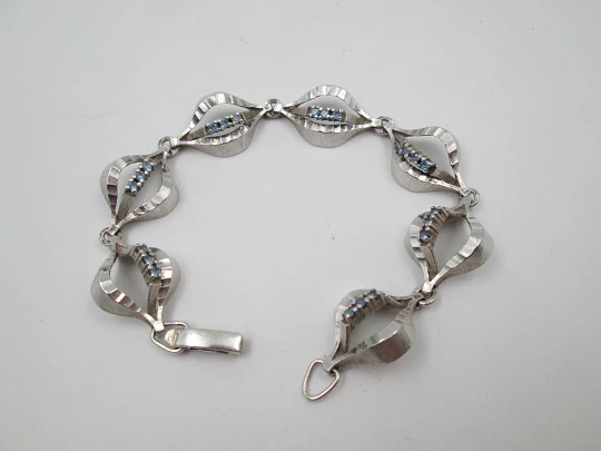 Pulsera articulada mujer rombos calados. Plata de ley 925 y gemas azules. 1970