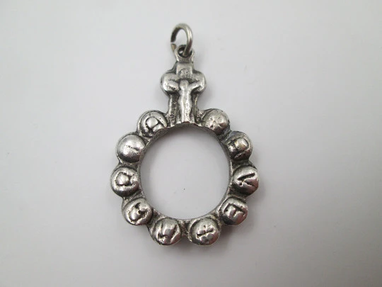 Rare finger decennary rosary pendant. Sterling silver. Virgin and crucifix. Spain. 1940's