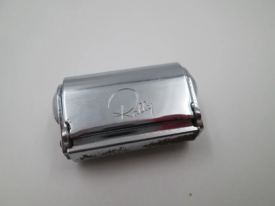 Rare Rally mechanical pocket / travel razor. Silver plated metal. Plastic box. Sweden. 1950's