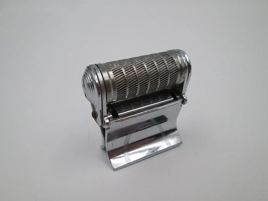 Rare Rally mechanical pocket / travel razor. Silver plated metal. Plastic box. Sweden. 1950's