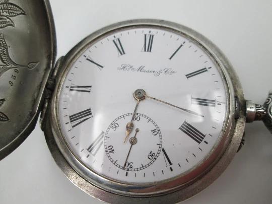 Reloj bolsillo H. Moser & Cie. Plata de ley. Cuerda remontoir. Tapas decoradas, 1880