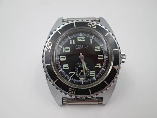 Reloj de buceo Heurlux Submariner. Cuerda manual. Acero y metal cromado. Francia. 1960