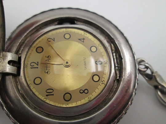 Reloj llavero rueda automóvil Shivas. Plata de ley 935. Cuarzo. Dial dorado. Suiza. 1980