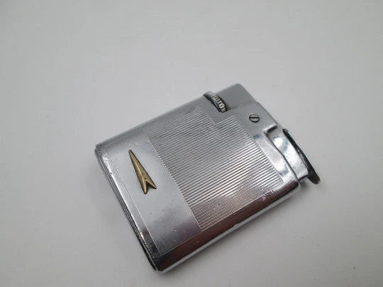 Ronson Varaflame pocket butane lighter. Chromed metal & golden arrowhead. England