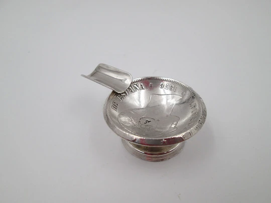 Round single ashtray. Alfonso XII five pesetas coin. Sterling silver. 1970's. Spain