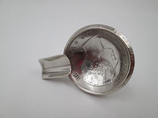 Round single ashtray. Alfonso XII five pesetas coin. Sterling silver. 1970's. Spain