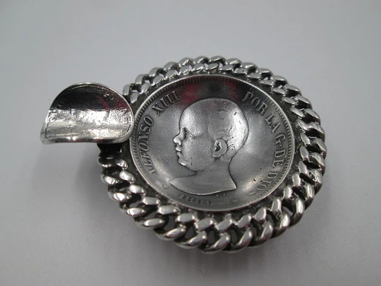 Round single ashtray. Five pesetas Alfonso XIII coin. Sterling silver. 1970's. Spain