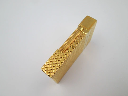 S. T. Dupont Paris Ligne 2. Yellow gold plated. Diamond head pattern. France. 2018's