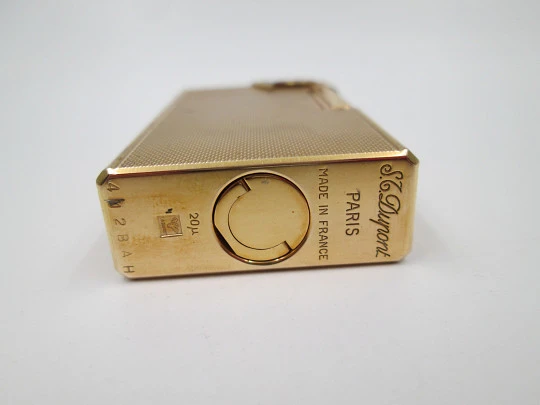 S.T. Dupont gas lighter. 20 microns gold plated. Box & warranty. France. 1990's