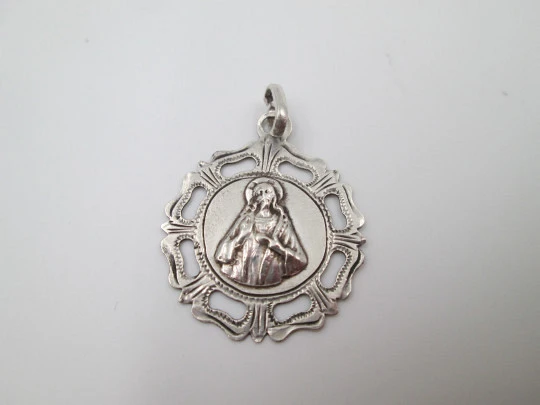 Sacred Heart of Jesus openwork medal. Sterling silver. Handle and ring. Spain. 1950's