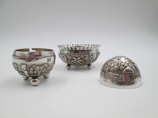 Salt shaker and sugar bowl set. Sterling silver. Indigenous village. 1970's. South America