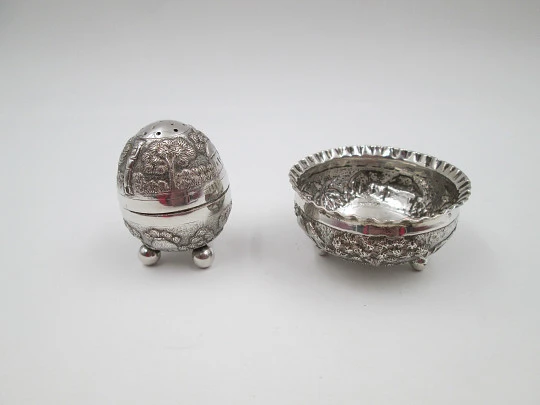 Salt shaker and sugar bowl set. Sterling silver. Indigenous village. 1970's. South America