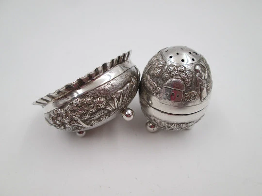 Salt shaker and sugar bowl set. Sterling silver. Indigenous village. 1970's. South America