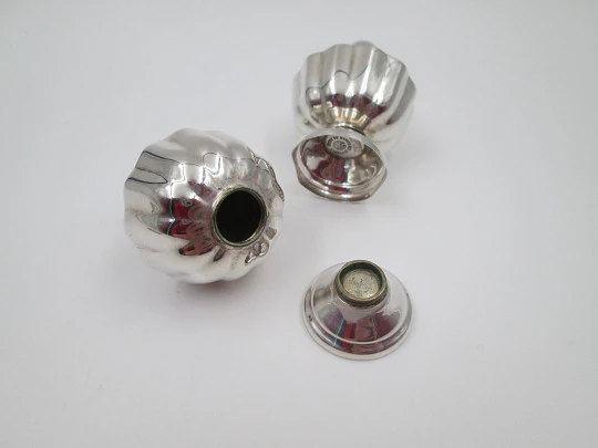 Salt shakers couple with tray set. 925 sterling silver. Suns ornate motifs. Mexico. 1970's