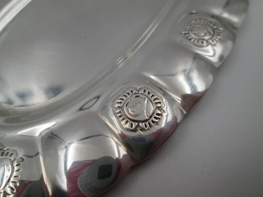 Salt shakers couple with tray set. 925 sterling silver. Suns ornate motifs. Mexico. 1970's