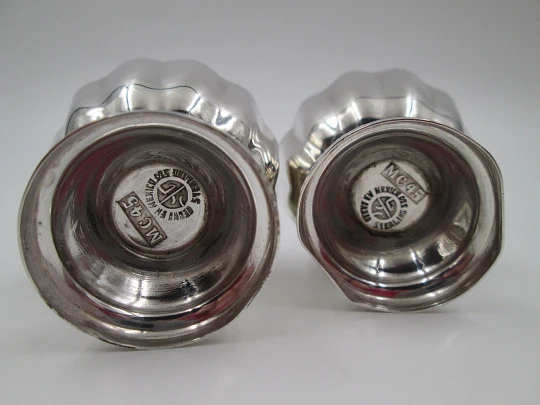 Salt shakers couple with tray set. 925 sterling silver. Suns ornate motifs. Mexico. 1970's