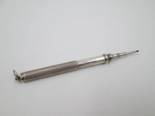 Sampson Mordan mechanical propelling twist pencil. Sterling silver. 1890's. England