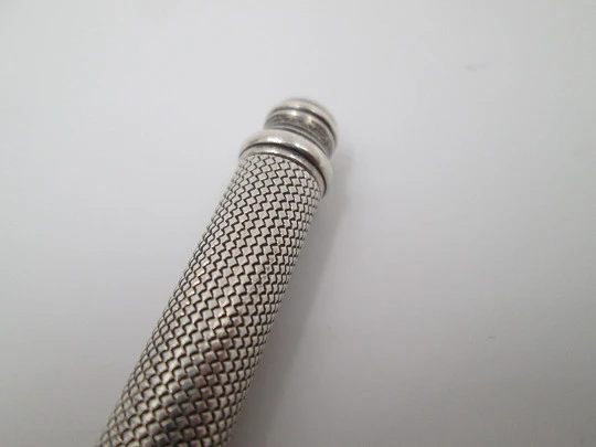 Sampson Mordan mechanical propelling twist pencil. Sterling silver. 1890's. England