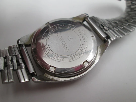 Seiko men's watch. Stainless steel. Automatic. Grey dial. Calendar. Bracelet. Japan. 1970's