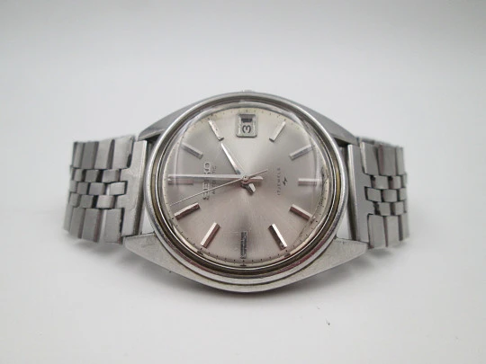 Seiko men's watch. Stainless steel. Automatic. Grey dial. Calendar. Bracelet. Japan. 1970's