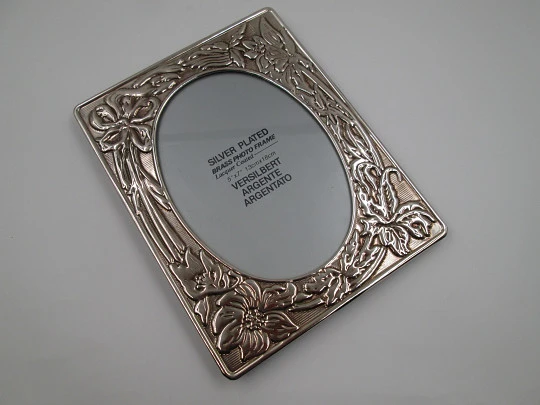 Silver plated brass photo frame. Floral motifs and plant decorations. 1990's. Europe