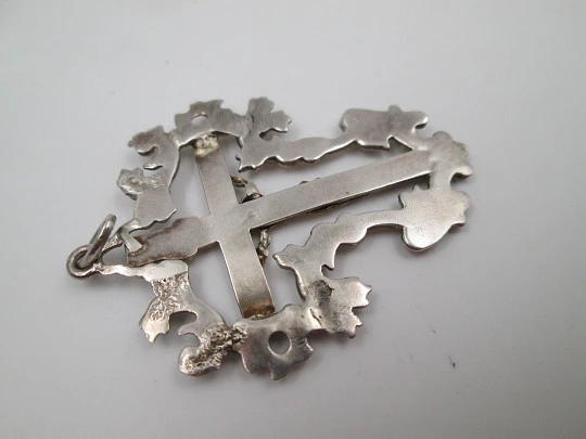 Sterling silver cross crucifix openwork pendant. Vegetable edge. Ring on top. 1900's