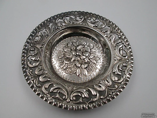 Sterling silver salver. Flowers and scrolls. 1970's. Openwork edge