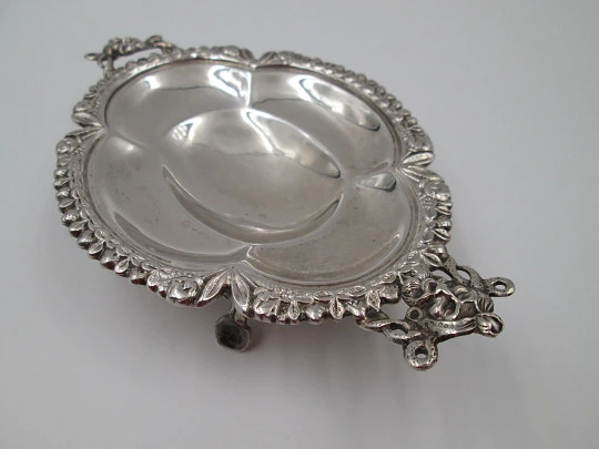 Table almond dish. Sterling silver. Fauns and vegetable motifs. Four legs. Spain. 1970's