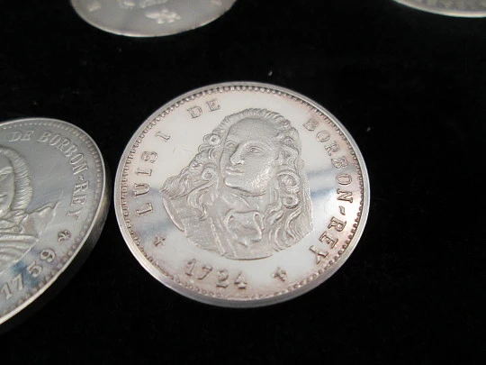 Ten sterling silver bourbon dynasty coins boxed. The Royal Spanish Mint. 1980's