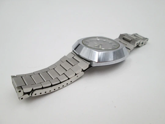 Tissot PR-518. Self-winding. Tungsten and stainless steel. Calendar. Swiss. 1972