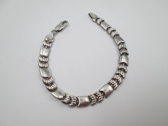 Unisex articulated bracelet. 925 sterling silver. Shields and crescents. Carabiner clasp. 1990's