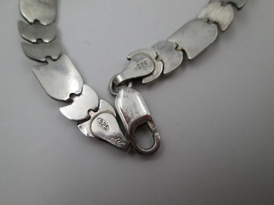 Unisex articulated bracelet. 925 sterling silver. Shields and crescents. Carabiner clasp. 1990's