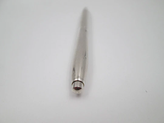 Unisex ballpoint pen. Sterling silver. Vertical lines pattern. Push-down system 1990's. Spain