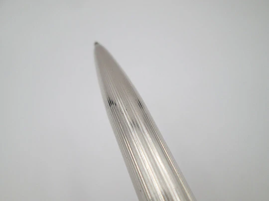 Unisex ballpoint pen. Sterling silver. Vertical lines pattern. Push-down system 1990's. Spain