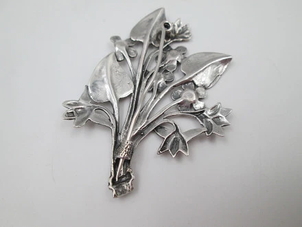 Vintage large sterling silver floral / flower brooch hotsell 1940 - 50s 30 grams