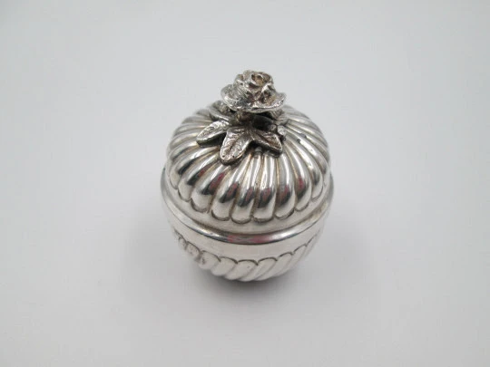 Women's dressing table box. Sterling silver. Ribbed motifs and rose on top. Europe. 1960's