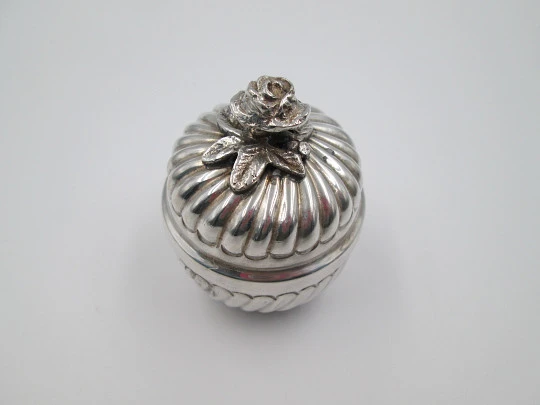 Women's dressing table box. Sterling silver. Ribbed motifs and rose on top. Europe. 1960's