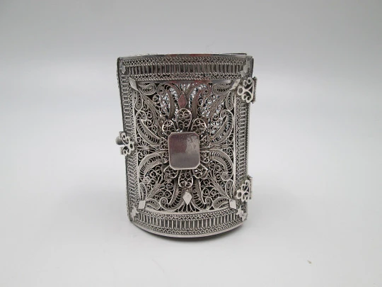 Women's filigree pillbox. 925 sterling silver. Vegetable & geometric motifs. 1970's