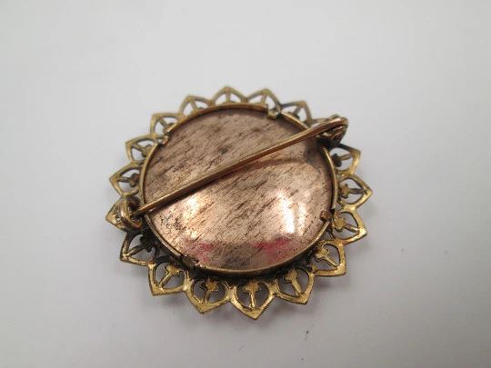 Women's photo frame brooch. Gold plated. Openwork edge. Hearts motifs. Europe. 1950's