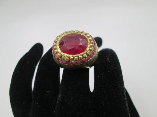 Women's ring. 925 sterling silver and rolled gold. Rubies and rubellite. Spain. 1980's