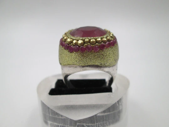 Women's ring. 925 sterling silver and rolled gold. Rubies and rubellite. Spain. 1980's